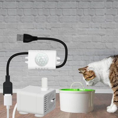 Commutatore della striscia principale erogatore infrarosso dell'acqua potabile degli animali domestici del commutatore del sensore di moto del corpo di USB 5V