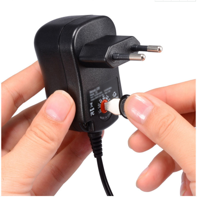 CA regolabile dell'adattatore universale dell'alimentazione elettrica 30W all'adattatore universale del caricatore di CC 3V/4.5V/6V/7.5V/9V/12V 1.5A