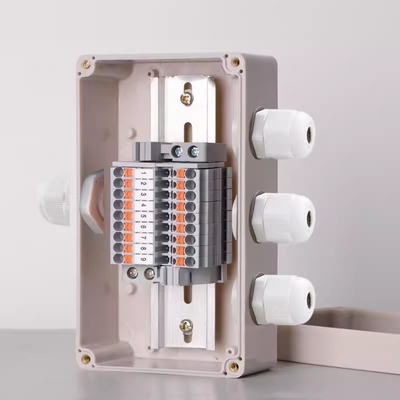 IP65 Casella di giunzione del cavo impermeabile 1 in 3 da 80*160*55mm con blocchi terminali PT2.5 Din Rail
