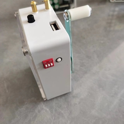 Casella generatrice a mano Power Bank di emergenza Caricabatterie per telefono USB Accenditore alimentazione manuale Accensione