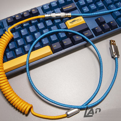 Il cavo meccanico della tastiera ha arrotolato il connettore di aviazione YC8 che coppia il tipo-c interfaccia di USB