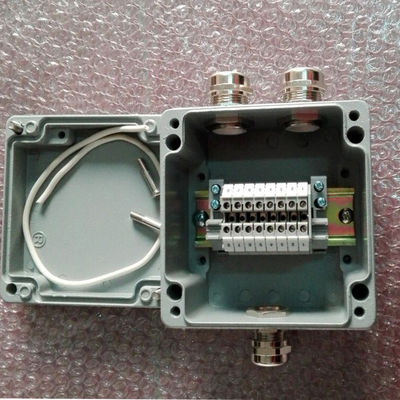 Casella di giunzione di distribuzione in alluminio impermeabile a 3 vie con PT2.5 Din Rail Terminal Blocks 120*120*82mm