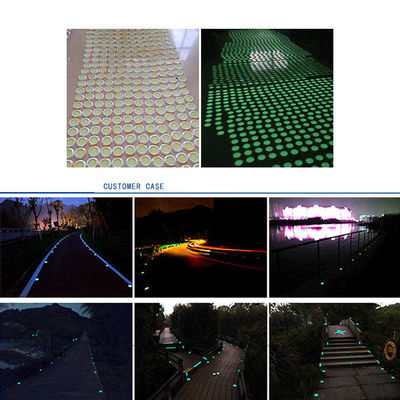 La piattaforma fluorescente Auto-luminescente di plastica accende la lampada all'aperto di messa a terra del giardino della luce della strada privata di via