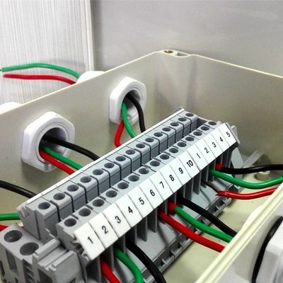 La scatola di giunzione elettrica di distribuzione via cavo 200*120*75mm impermeabilizza con i blocchetti terminali della ferrovia di baccano