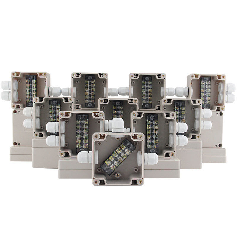 Accendendo recinzione elettrica di distribuzione della scatola di giunzione dei collegamenti del cavo 83*81*56mm impermeabile con i connettori